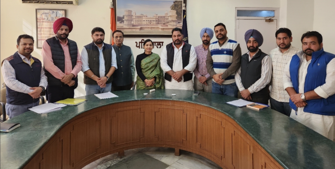 The state's first Kabaddi and Kho Kho indoor ground will be built in Ghanoor at a cost of one crore.